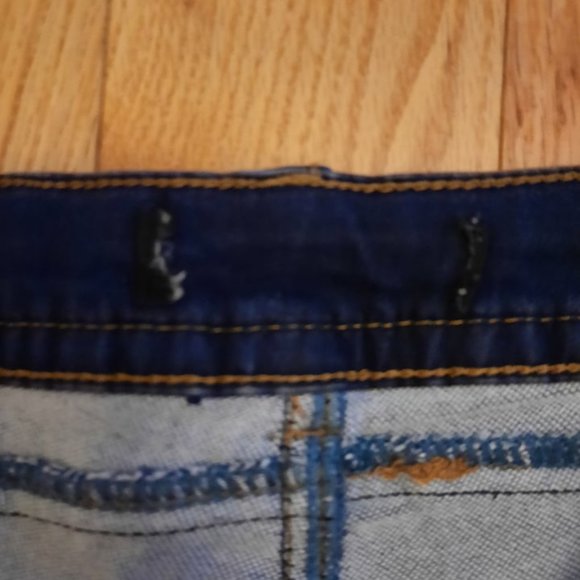 Cute High-Waisted Dark Denim Shorts - Picture 5 of 5